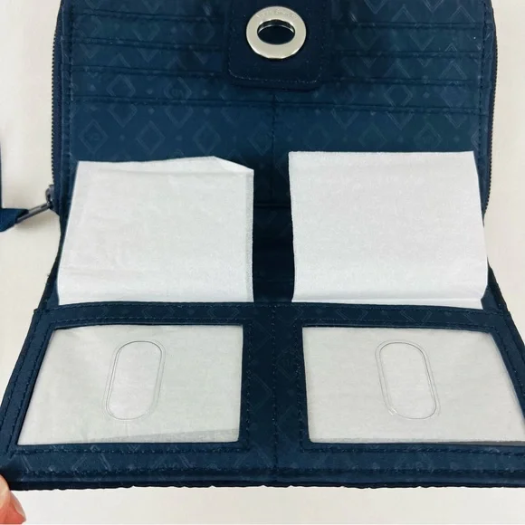 NWOT Vera Bradley Winter Forest Rabbit RFID Turnlock Wallet Navy Microfiber
